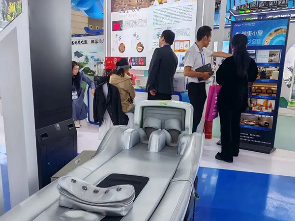 1762438641466536.jpg 咸阳市参加第三届西安国际养老产业博览会-2025西安老博会 (3).jpg